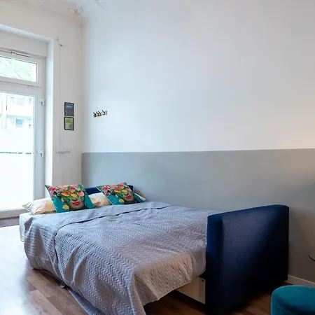 Apartment Modern, Flat With Workspace